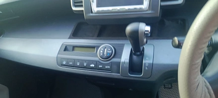 Honda Freed, 2010г, передний привод, вариатор