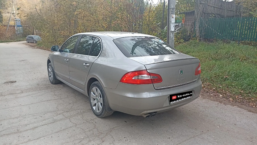 Skoda Superb, 2011г., передний привод, автомат