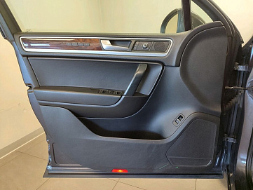 Volkswagen Touareg, 2010г, передний привод, автомат