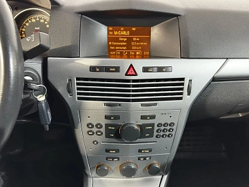 Opel Astra, 2011г, передний привод, робот