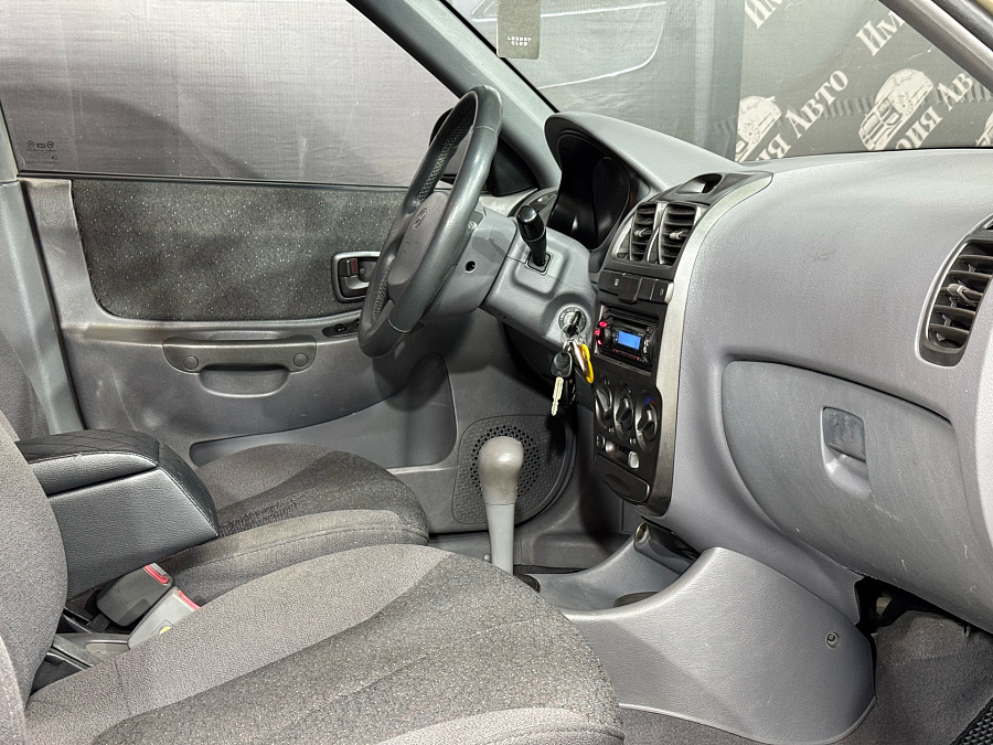 Hyundai Accent, 2003г., передний привод, автомат