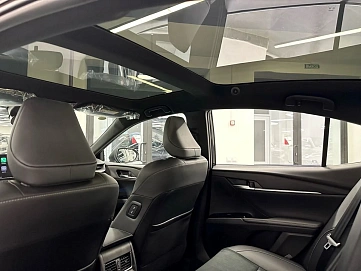 Toyota Camry, 2024г, передний привод, вариатор