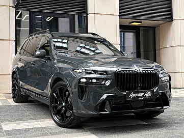 BMW X7, 2025г, полный привод, автомат