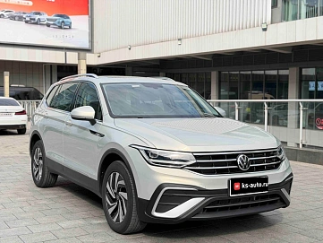 Volkswagen Tiguan, 2022г, передний привод, робот