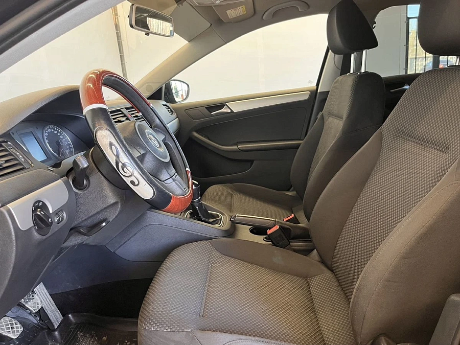 Volkswagen Jetta, 2012г., передний привод, механика