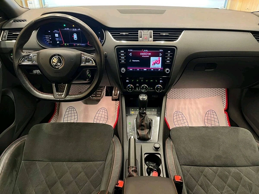 Skoda Octavia RS, 2018г., передний привод, робот
