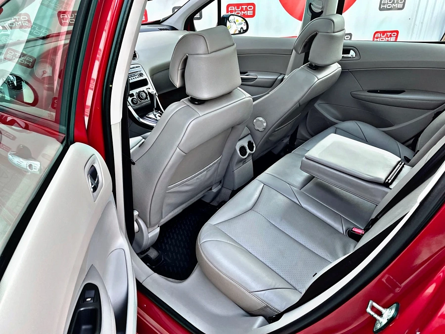 Peugeot 308, 2008г., передний привод, автомат