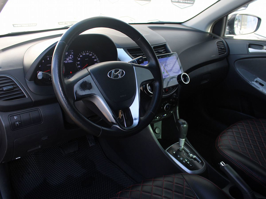 Hyundai Solaris, 2011г., передний привод, автомат