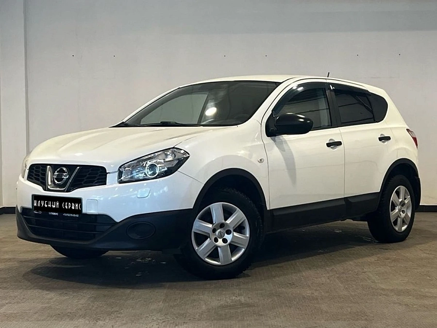 Nissan Qashqai, 2013г., передний привод, автомат