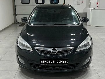 Opel Astra, 2011г, передний привод, автомат