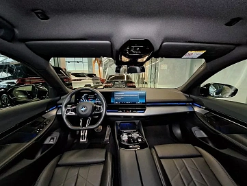BMW 5 серии, 2023г, полный привод, автомат