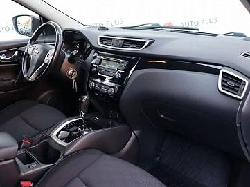 Nissan Qashqai, 2015г, передний привод, вариатор