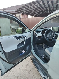 Toyota RAV4, 2019г, полный привод, вариатор
