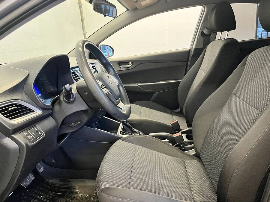 Hyundai Solaris, 2020г., передний привод, автомат