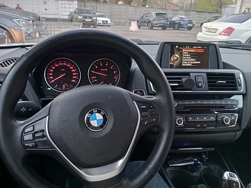 BMW 1 серии, 2016г, задний привод, автомат