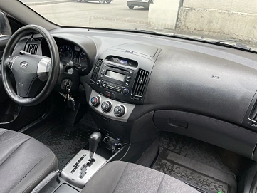 Hyundai Elantra, 2010г, передний привод, автомат