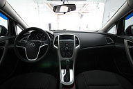 Opel Astra, 2012г., передний привод, автомат