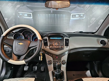 Chevrolet Cruze, 2011г, передний привод, механика