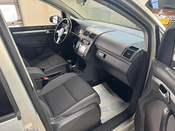 Volkswagen Touran, 2011г, передний привод, механика