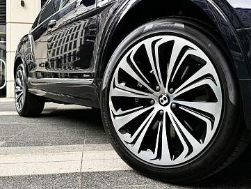 Bentley Bentayga, 2024г, полный привод, автомат