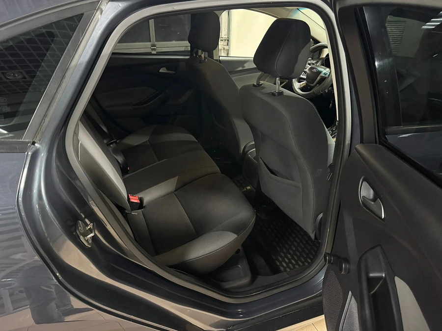 Ford Focus, 2011г., передний привод, робот