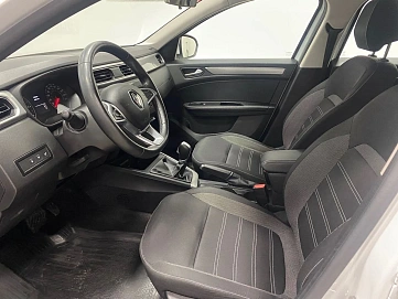 Renault Arkana, 2019г, передний привод, вариатор