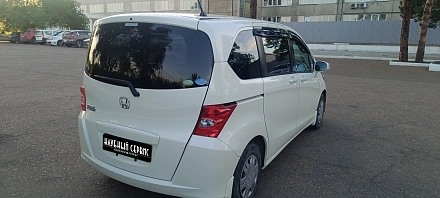 Honda Freed, 2010г, передний привод, вариатор
