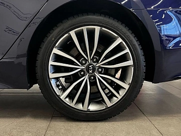 Kia Stinger, 2019г, передний привод, автомат