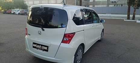 Honda Freed, 2010г, передний привод, вариатор