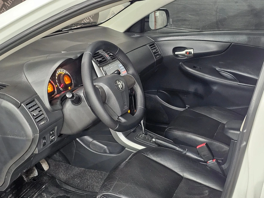 Toyota Corolla, 2011г., передний привод, автомат