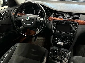 Skoda Superb, 2010г, передний привод, робот