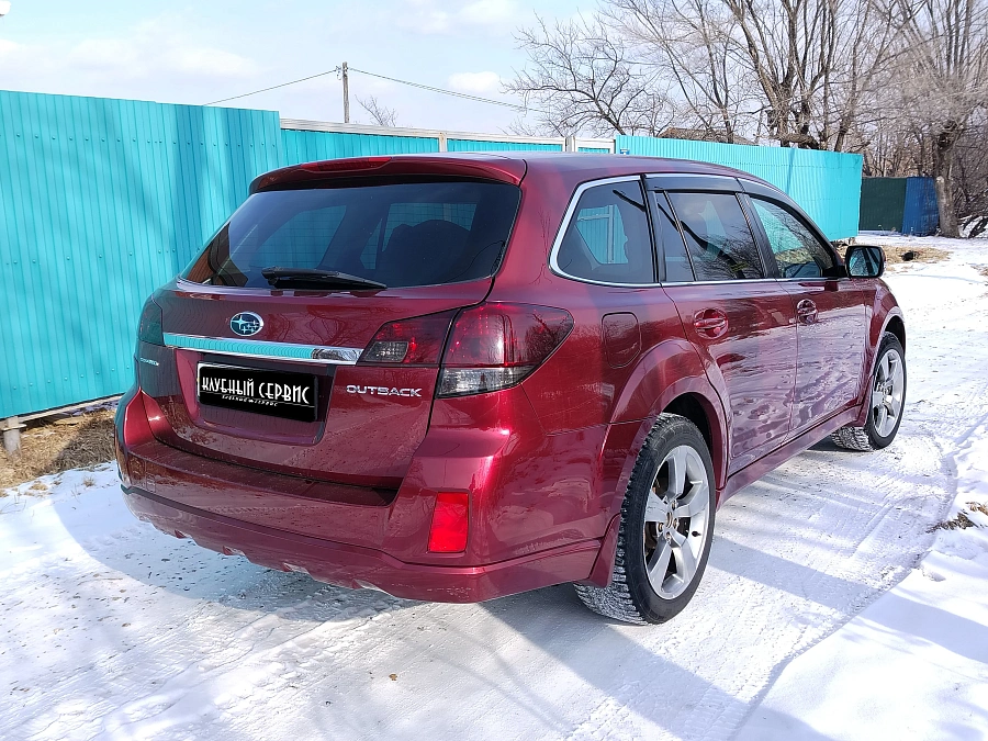 Subaru Outback, 2010г., полный привод, вариатор