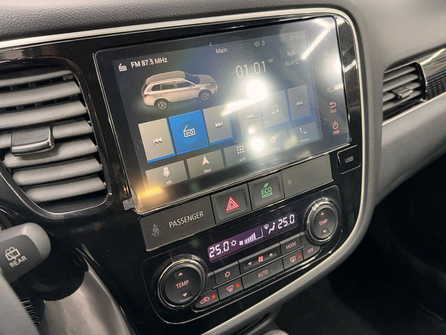 Mitsubishi Outlander, 2022г., передний привод, вариатор