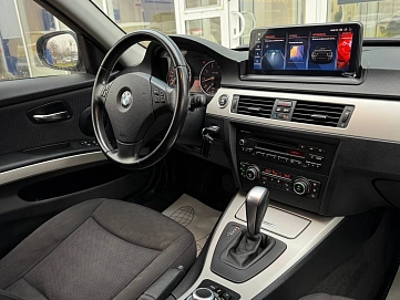 BMW 3 серии, 2011г, задний привод, автомат