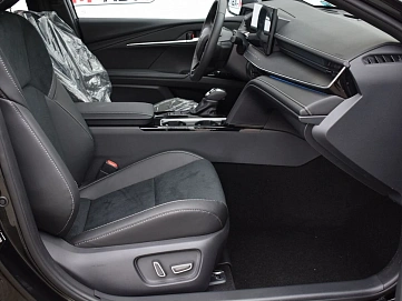 Toyota Camry, 2026г., передний привод, вариатор