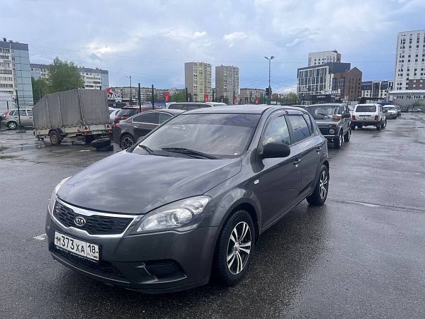 Kia Ceed, 2010г., передний привод, механика