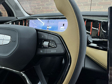 Geely Atlas, 2023г, передний привод, робот