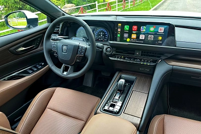 Toyota Crown, 2025г, задний привод, вариатор