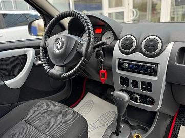 Renault Logan, 2011г, передний привод, автомат