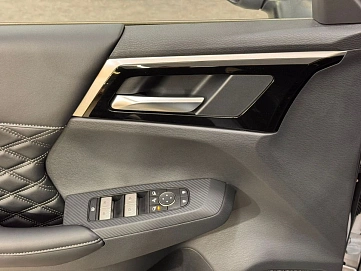 Mitsubishi Outlander, 2023г, передний привод, вариатор