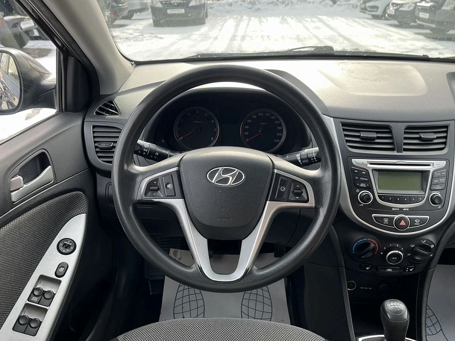 Hyundai Solaris, 2011г., передний привод, механика