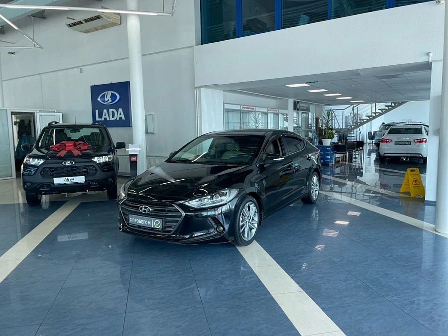 Hyundai Elantra, 2018г., передний привод, автомат