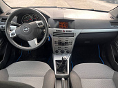 Opel Astra, 2012г., передний привод, механика