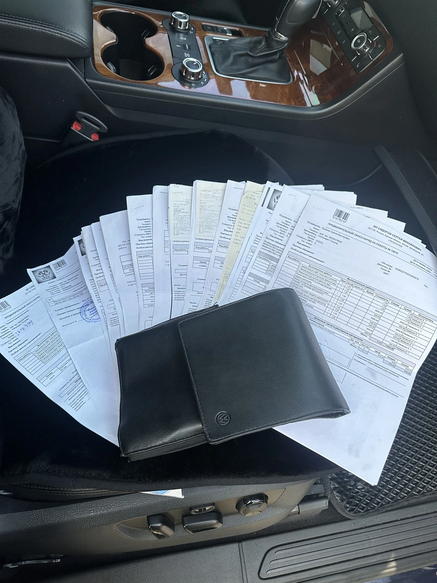 Volkswagen Touareg, 2011г., полный привод, автомат