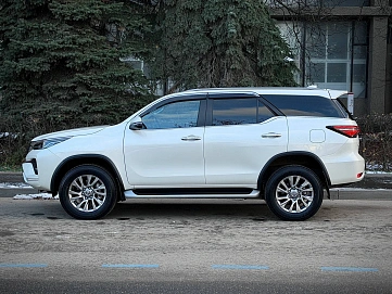 Toyota Fortuner, 2022г, полный привод, автомат