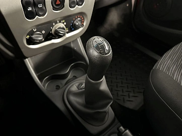 Renault Logan, 2010г, передний привод, механика