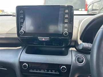 Toyota Yaris Cross, 2022г, полный привод, вариатор