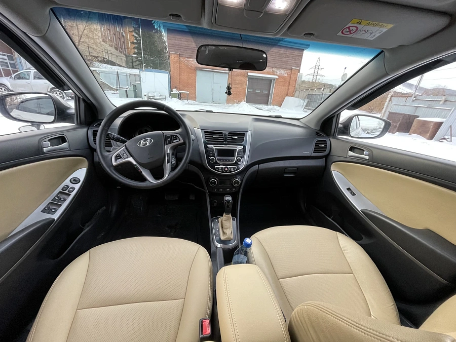 Hyundai Solaris, 2015г., передний привод, автомат