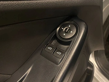 Ford Fiesta, 2015г, передний привод, механика
