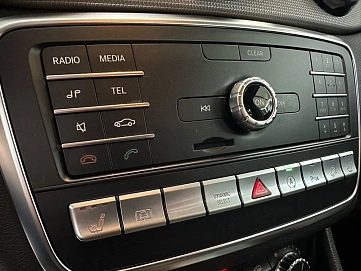 Mercedes-Benz , 2019г., полный привод, робот